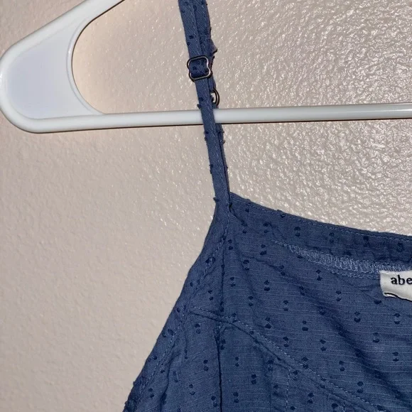 cute tank top 💙 - Picture 4 of 4